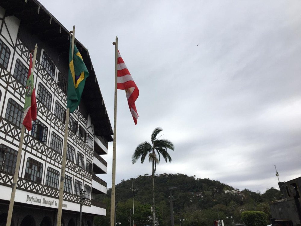 Blumenau registra maior aumento diário de casos de Covid-19 em 2021