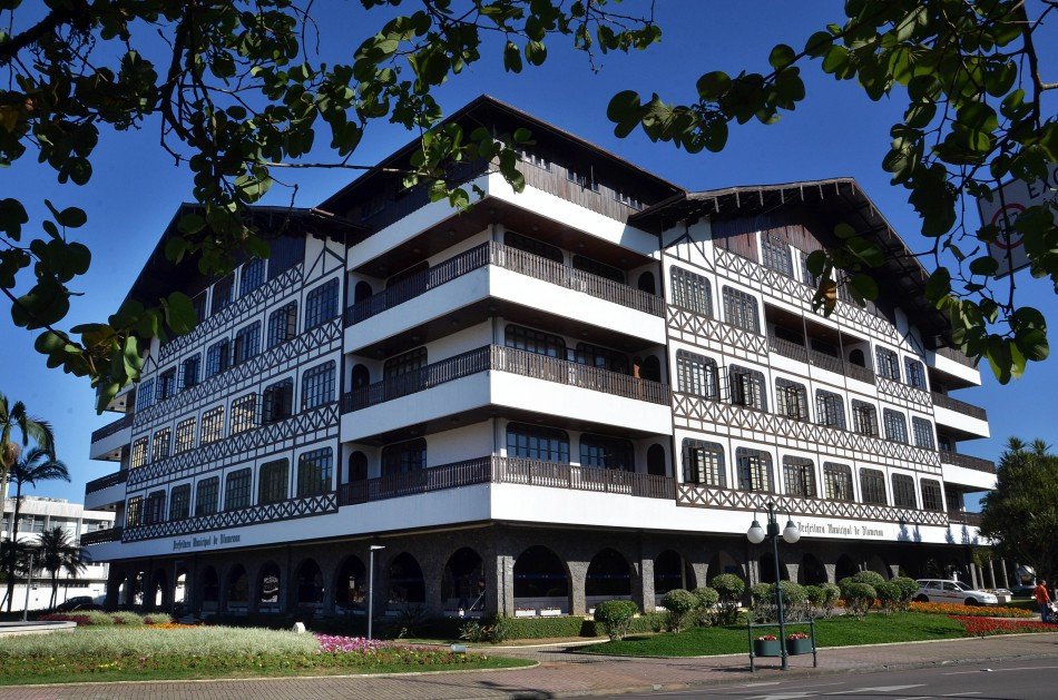 Covid-19: número de casos ativos sobe pelo 13º dia seguido em Blumenau