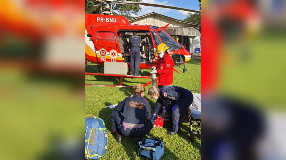 Acidente entre motos deixa jovens gravemente feridos em Indaial