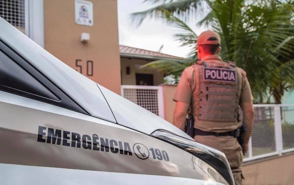 Padrasto é preso suspeito de abusar sexualmente de adolescente de 14 anos em Indaial