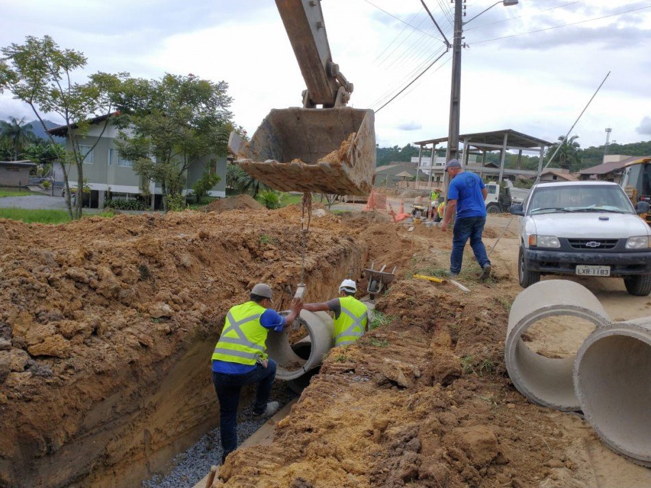 Obras afetarão trânsito na Rua Carlos Krueger pelas próximas três semanas