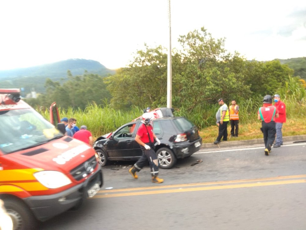 Acidente de trânsito deixa duas crianças mortas na BR-470 em Lontras
