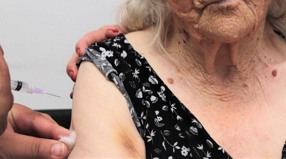 Covid-19: idosos com 80 anos ou mais já podem agendar vacina em Blumenau