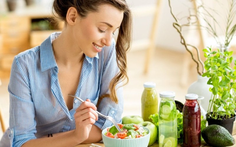 Nutrição: como ter um estilo de vida saudável, por Manoela Kraemer Fenilli