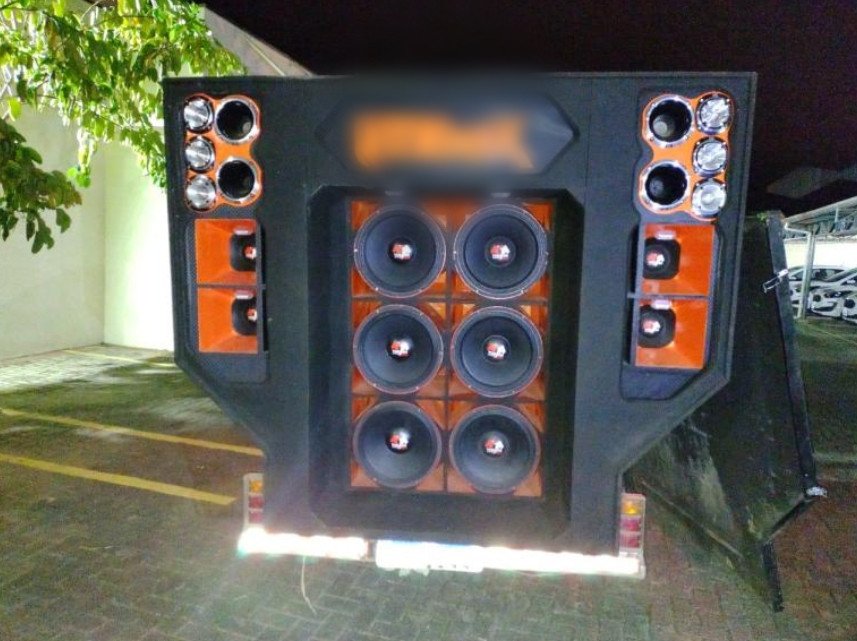 PM fecha festa rave com 100 pessoas em Indaial