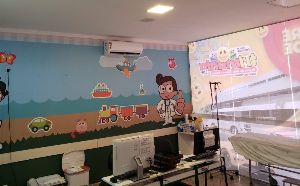 Crianças passam horas à espera de atendimento no Hospital Santo Antônio