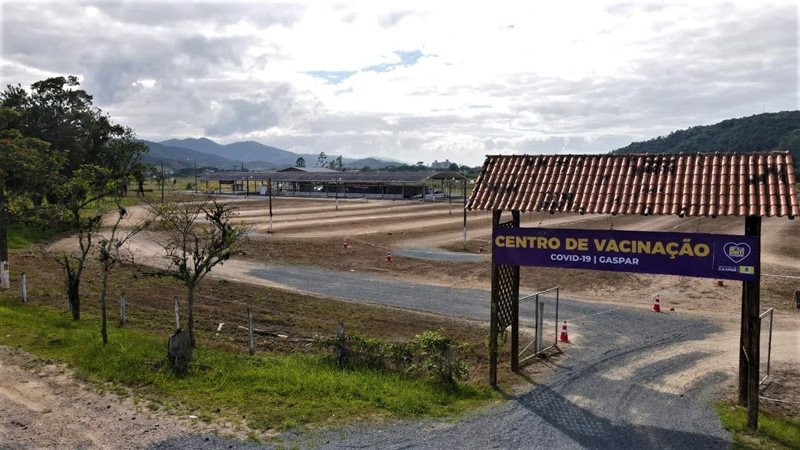Vacinação: Gaspar terá drive-thru para segunda dose de pessoas de 69 anos nesta quinta