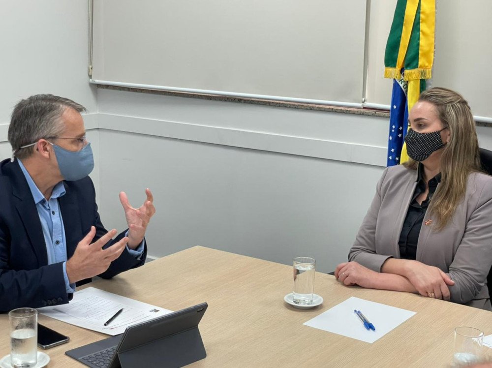 Prefeito de Blumenau cumpre agenda na Capital e tem reunião com governadora