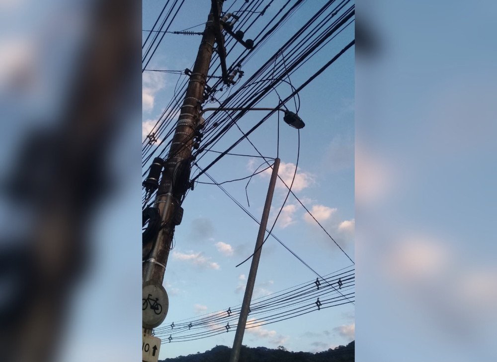 Vereador cobra fiscalização de fiações soltas após acidente em Blumenau