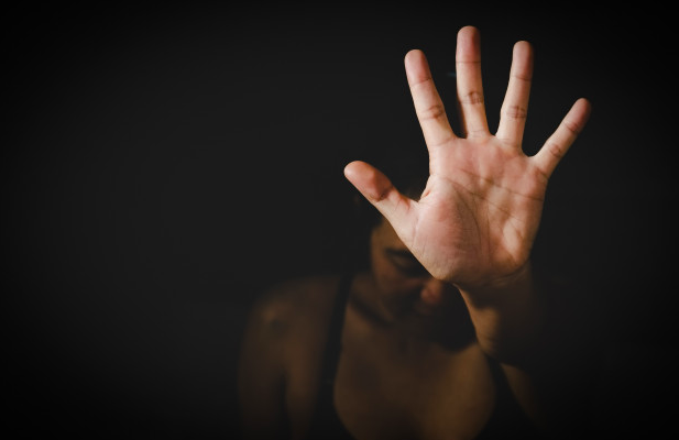 Jovem tem mão ferida por faca ao tentar se defender do namorado em Pomerode