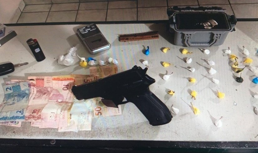 Homem é preso por tráfico de drogas e por ameaçar namorado da ex-mulher em Blumenau