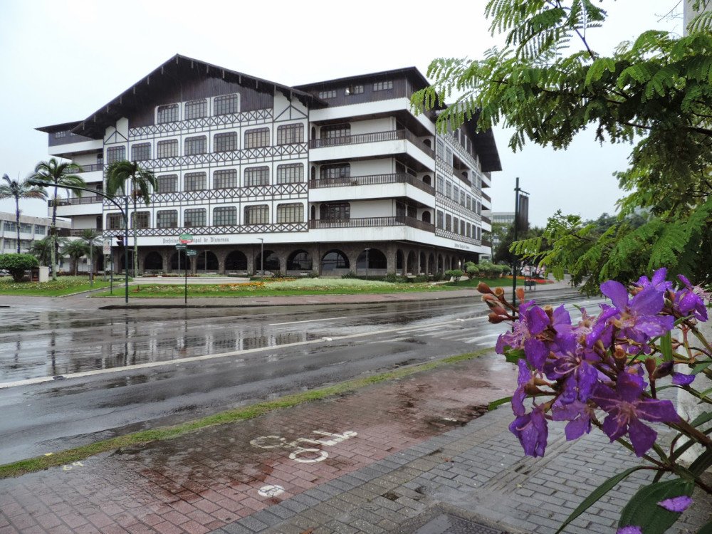 Tempo instável com risco de chuva intensa nesta quinta-feira em Blumenau