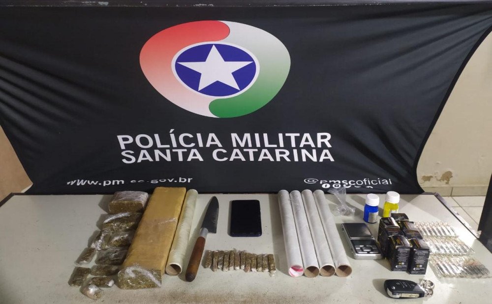 Homem é preso com maconha e anabolizantes em Blumenau