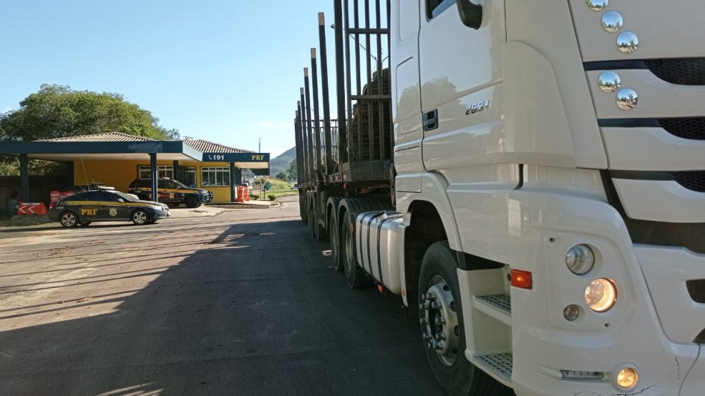 Preso na BR-470 motorista procurado pela Justiça pelo crime de estelionato