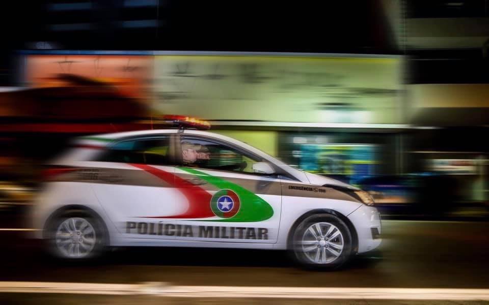 Mãe e filha de dois anos são resgatadas de cárcere privado em Blumenau