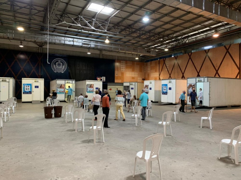 Covid-19: pessoas com comorbidades com 18 anos já podem agendar vacina em Blumenau