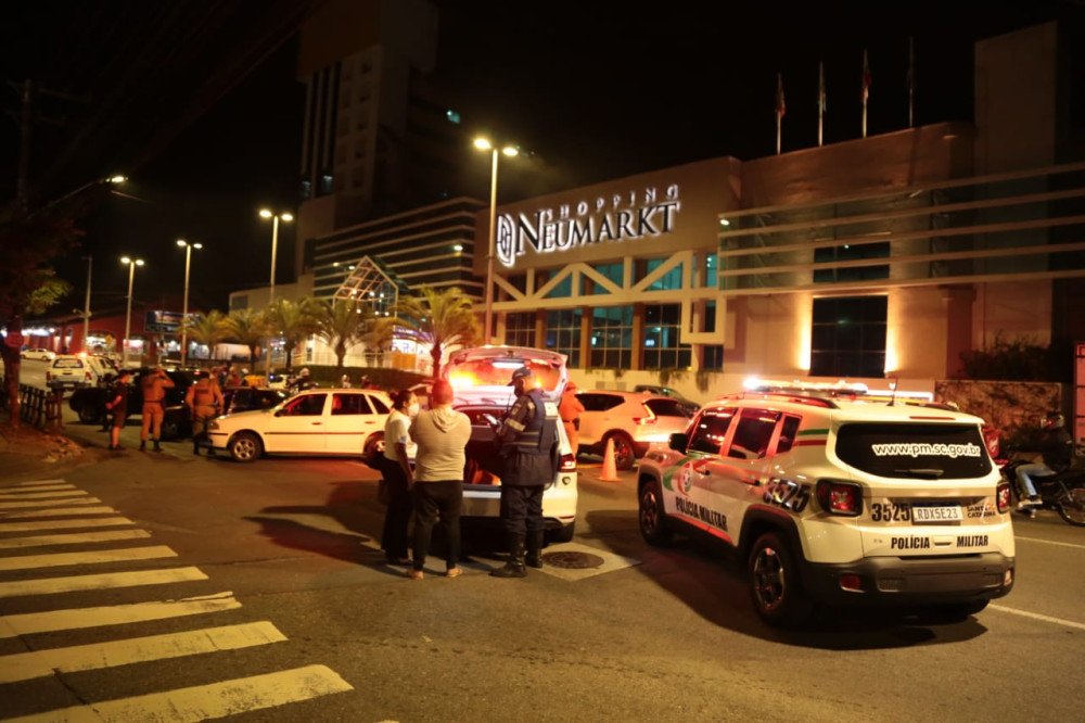 Operação da PM e GMT encontra 80 irregularidades de trânsito em Blumenau