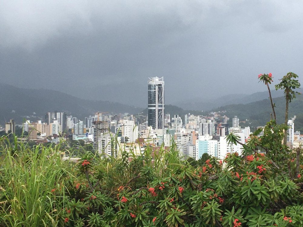 Covid-19: Blumenau soma mais 3 mortes e 106 novos casos de coronavírus