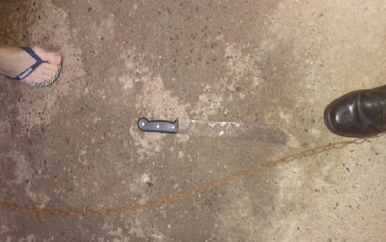 Jovem de 18 anos é preso após ameaçar madrasta com facão em Blumenau