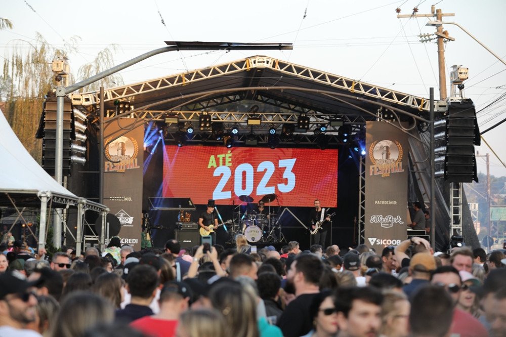 Schornstein Festival reúne mais de 10 mil pessoas no fim de semana em Pomerode