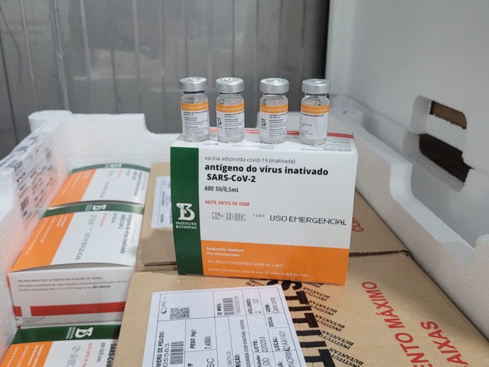 Cidades catarinenses recebem novas doses de Coronavac para crianças