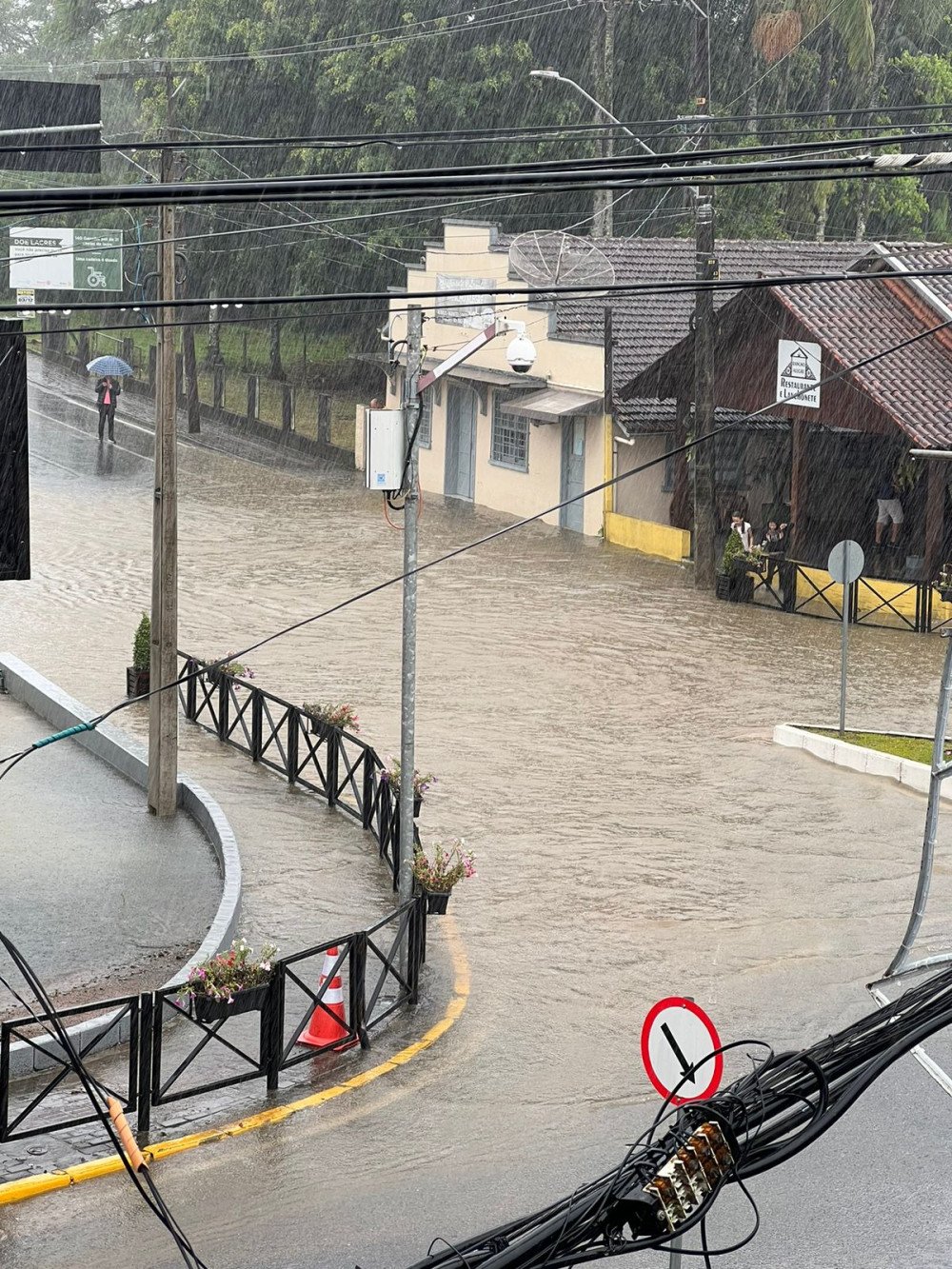 Chuva no Vale: Rio dos Cedros suspende aulas nesta segunda-feira