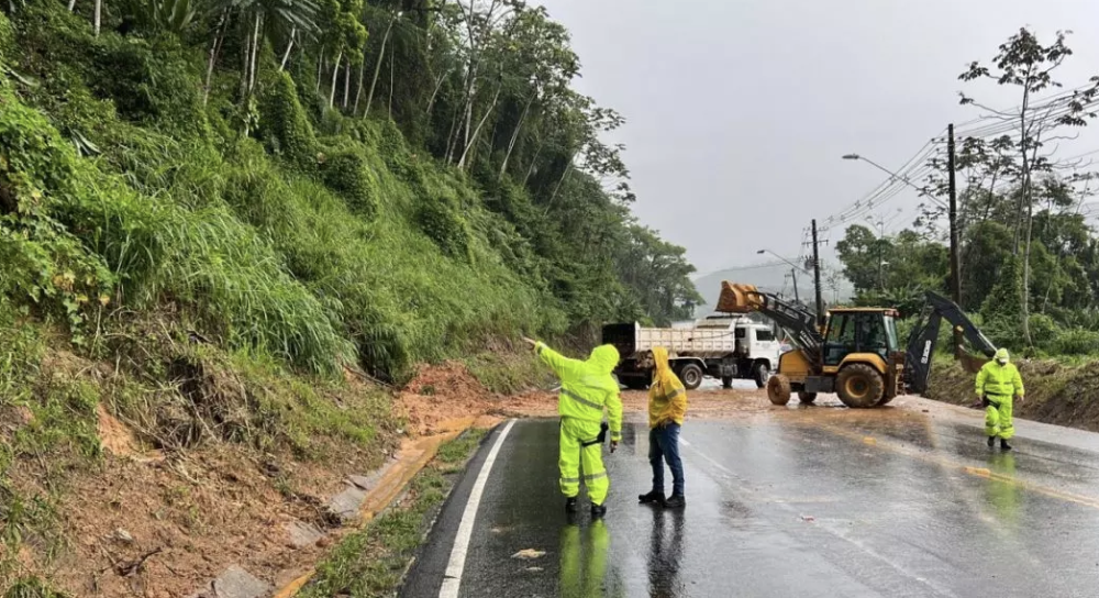Blumenau registra 138 ocorrências; 84 são de deslizamentos, diz Defesa Civil
