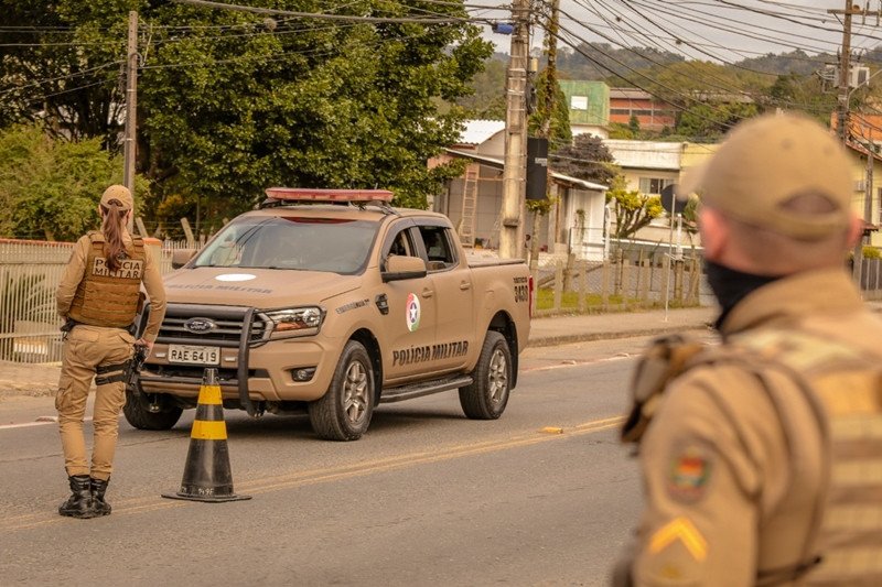 Criminosos armados assaltam agência bancária em Doutor Pedrinho