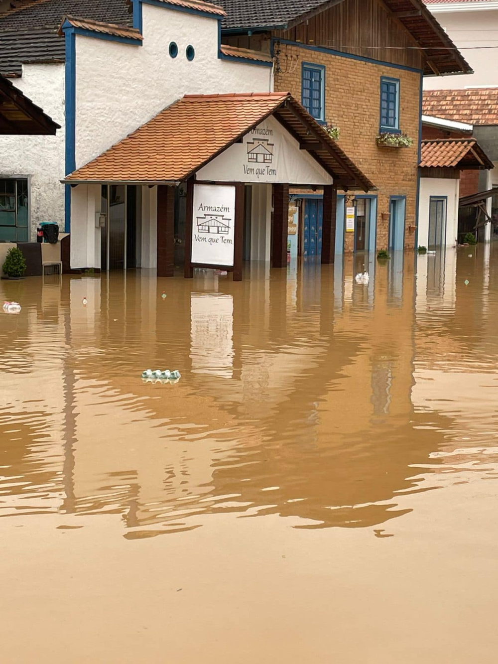 Sobe para 7 o número de mortes pelas chuvas em Santa Catarina