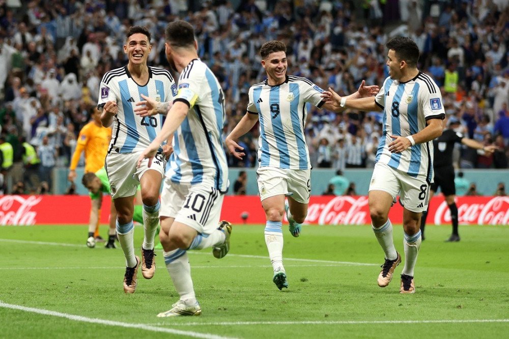 Los Hermanos tomam susto, mas garantem semifinal na Copa do Mundo