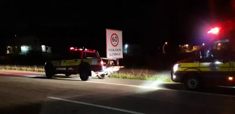Homem morre após ser atropelado na BR-470