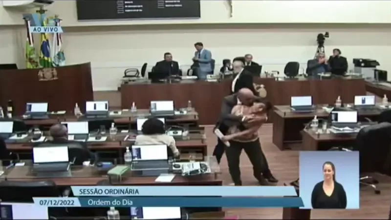 Vereadores de Florianópolis vão decidir se aceitam denúncia de assédio