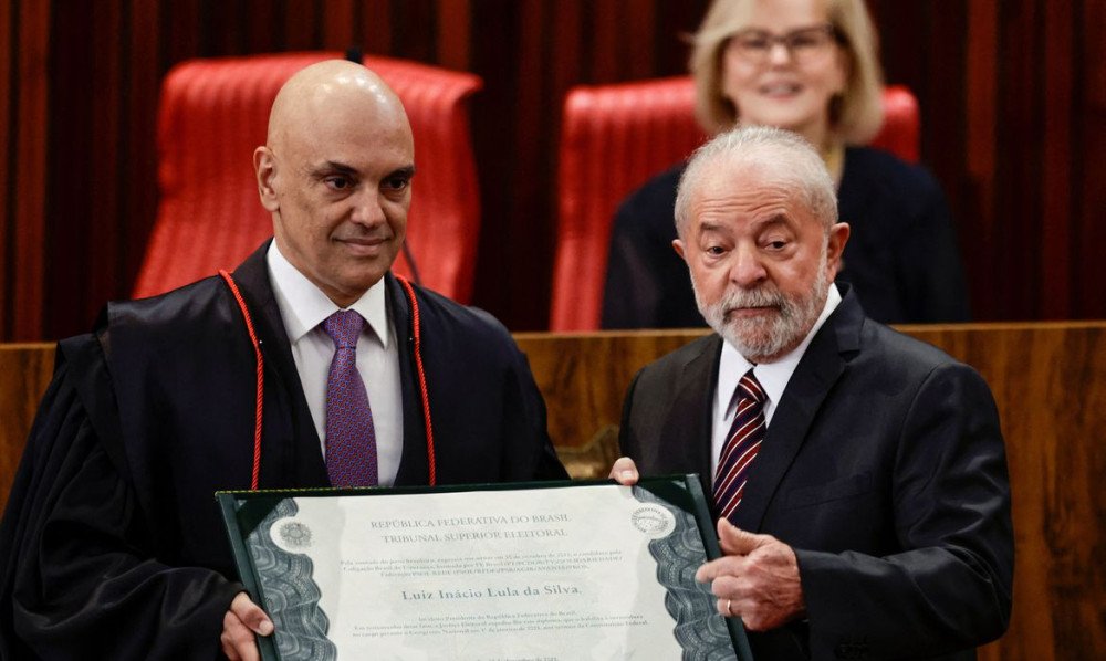 Lula e Alckmin são diplomados presidente e vice do Brasil no TSE