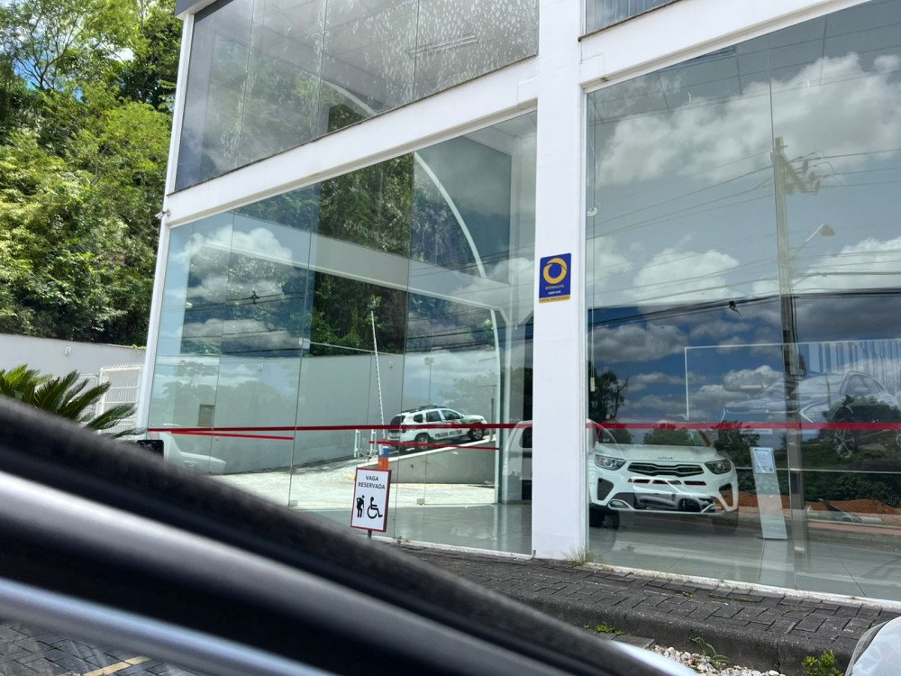 Corpo de homem é encontrado em telhado de empresa em Blumenau