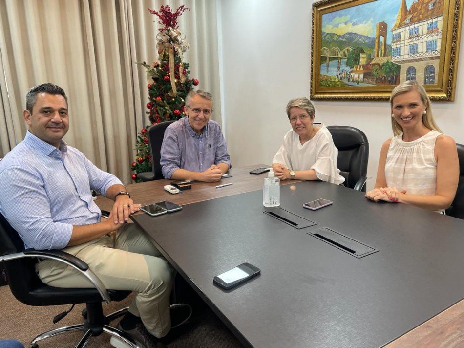 Alexandre Matias assumirá a Secretaria Municipal de Educação de Blumenau