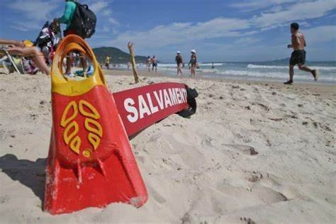 Postos de guarda-vidas em SC serão ativados neste sábado (17)