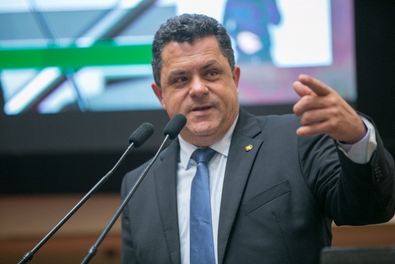 Proposta busca responsabilizar estudantes da rede estadual por dano às escolas
