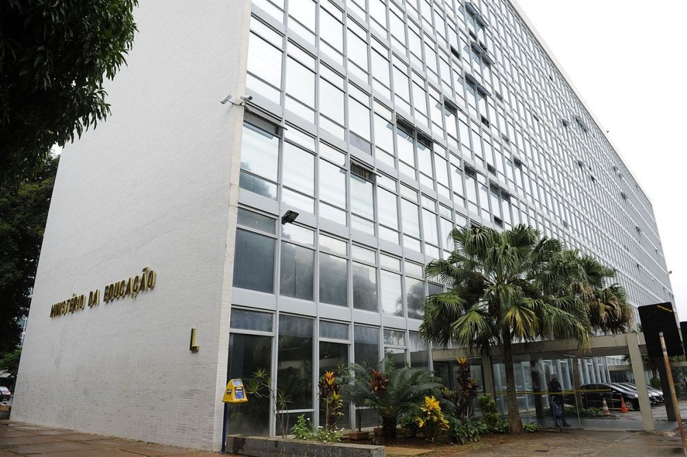 MEC anuncia desbloqueio de R$ 2 bilhões em orçamento das universidades
