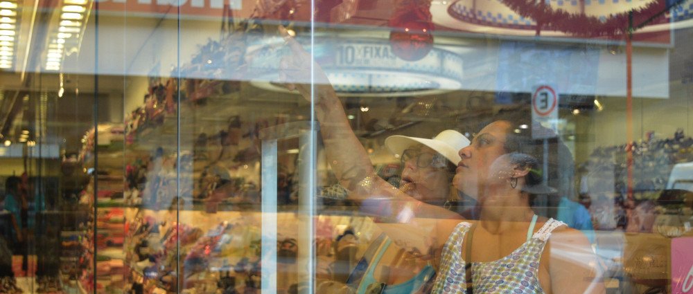 Para evitar golpes, consumidor deve ficar atento nas compras