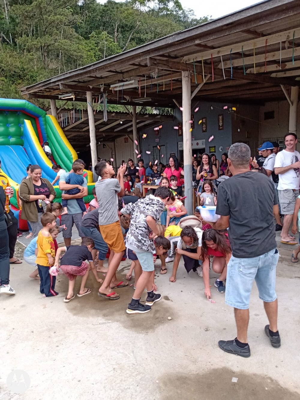 Grupo Amigos do Miguelão realiza Natal na Velha