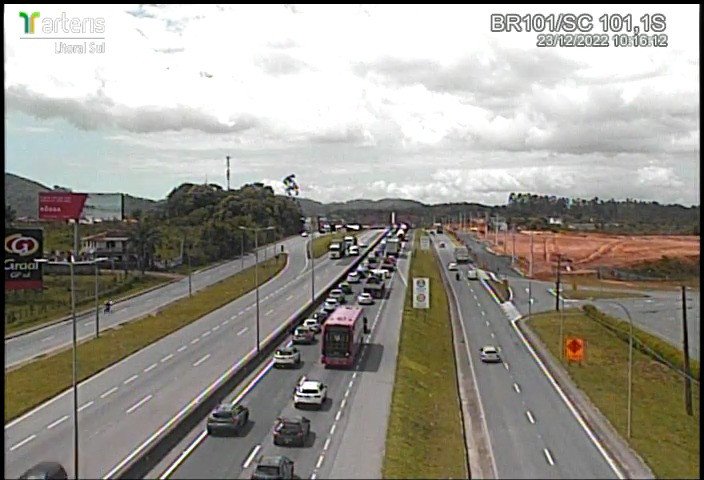 Motorista enfrenta lentidão nas rodovias de SC nesta sexta-feira