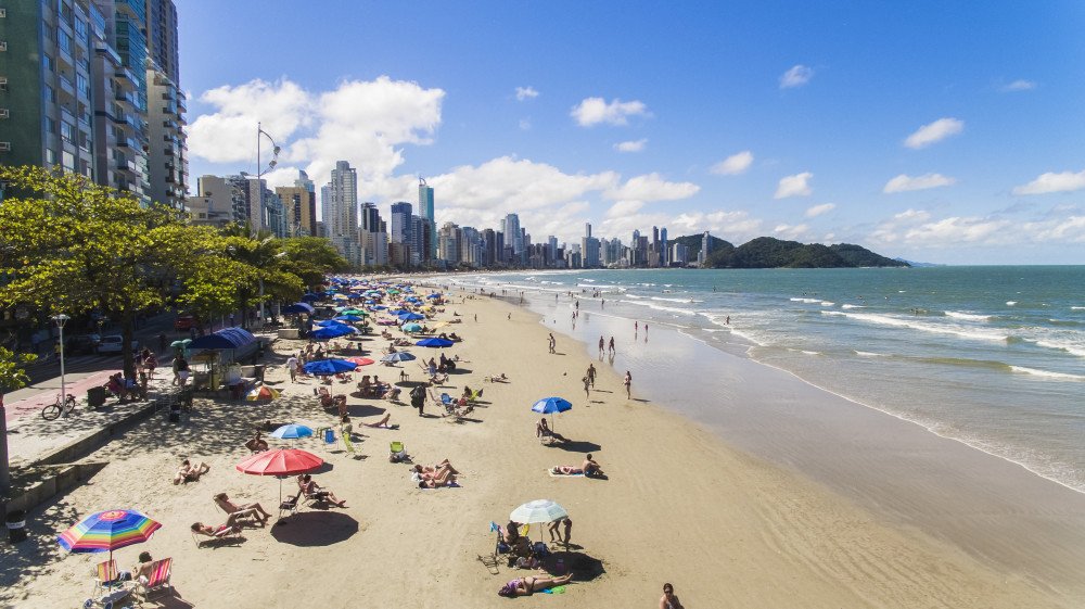 Prefeito de Balneário Camboriú garante que a cidade está pronta para a temporada de verão