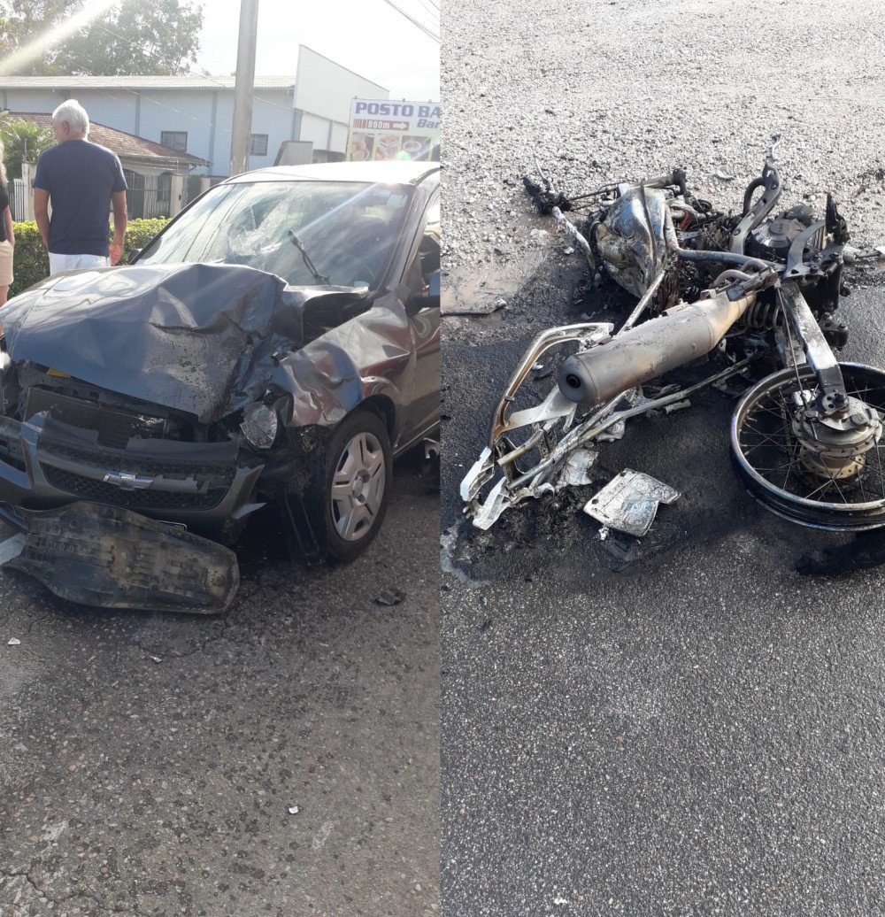 Moto pega fogo após acidente em Gaspar