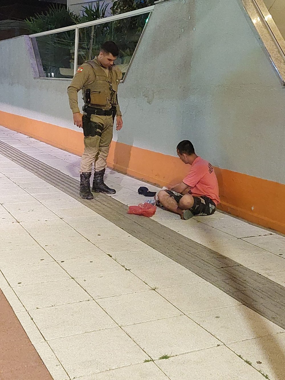 Foragido com 49 boletins de ocorrências é capturado no centro de Blumenau