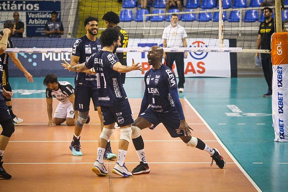 Apan/Eleva Blumenau vence o Guarulhos por 3 a 0 na estreia oficial de Alan Souza