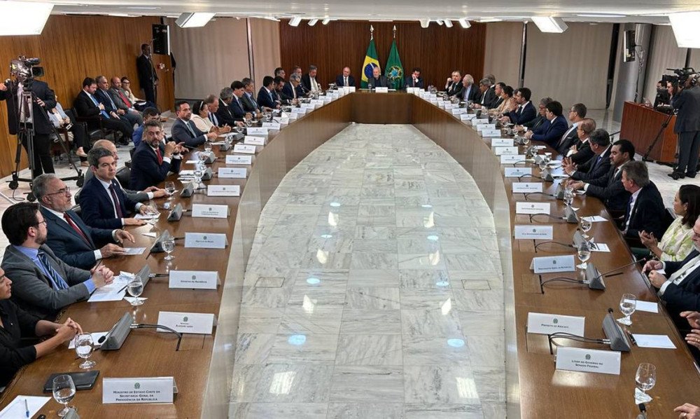 Em reunião com Lula, governadores condenam atos de vandalismo; Jorginho Mello também participou