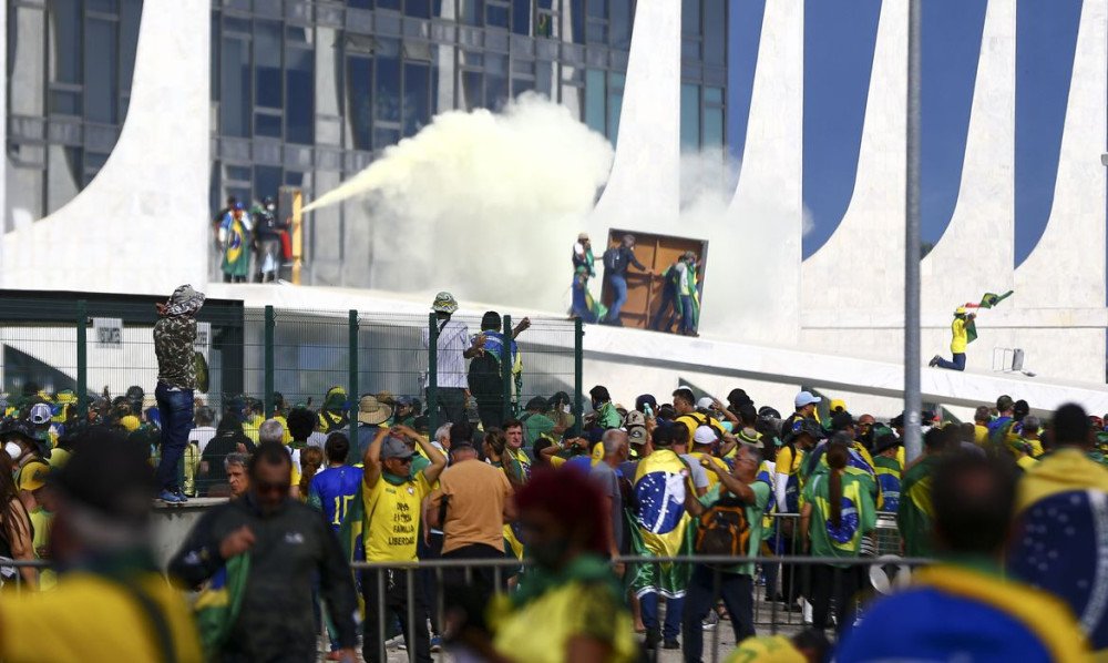 Sindilojas de Blumenau emite nota de repúdio aos atos de vandalismo em Brasília