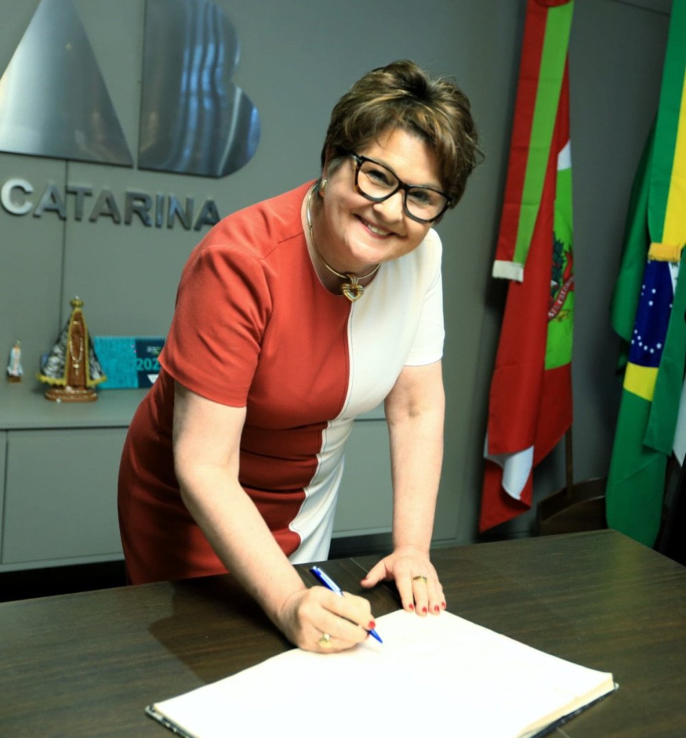 Advogada de Blumenau é a terceira mulher a presidir a OAB/SC em 90 anos