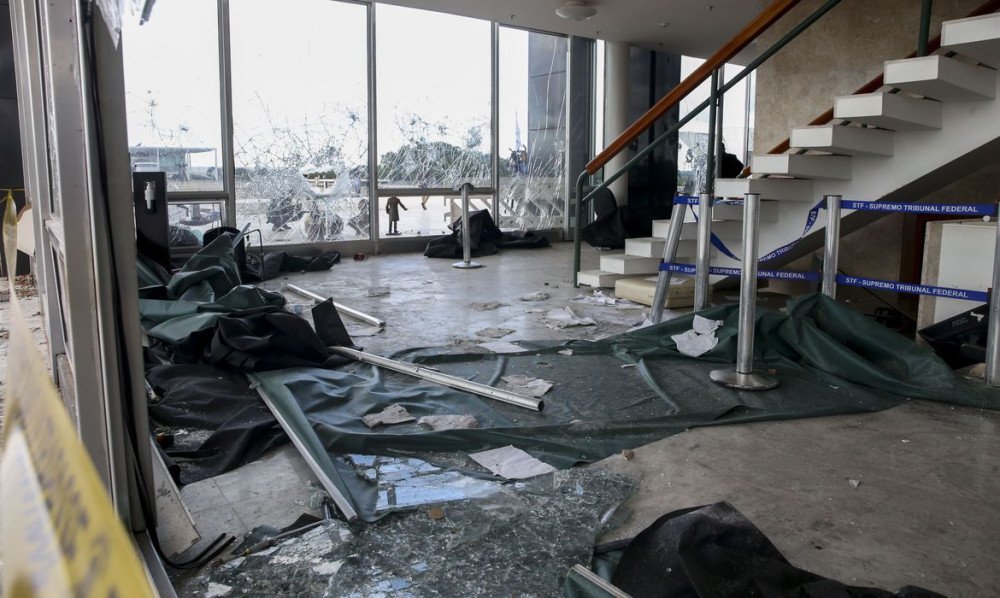AGU pede o bloqueio de bens de financiadores de atos em Brasília