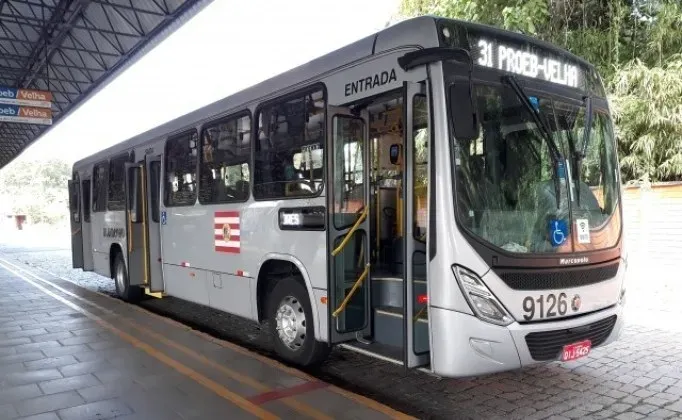 Primeiro ônibus com ar condicionado em Blumenau começa a rodar segunda-feira (16)